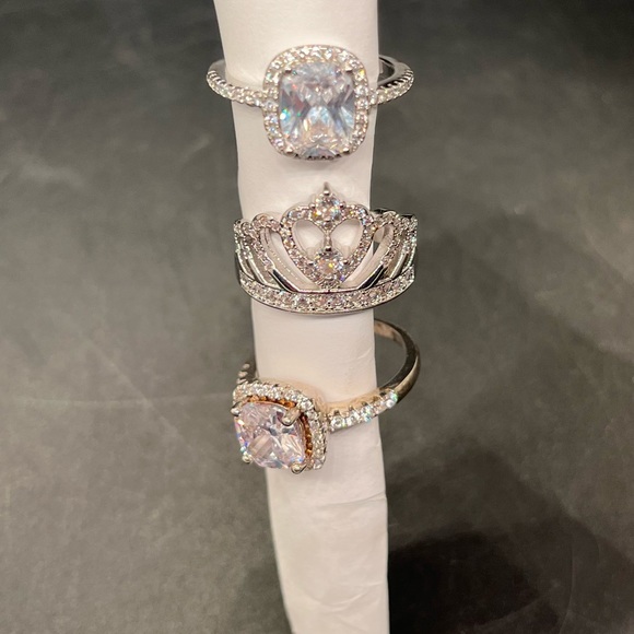 New costume jewelry rings crown , square stones , wedding ring engagement Size 7 - Picture 3 of 15